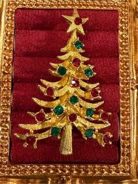 Vintage MYLU Signed Gold Christmas Tree Brooch with Red and Green Stones